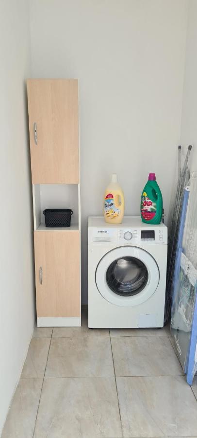 Large Apartment In Marsascala. Sleeps 6 Marsaskala Buitenkant foto
