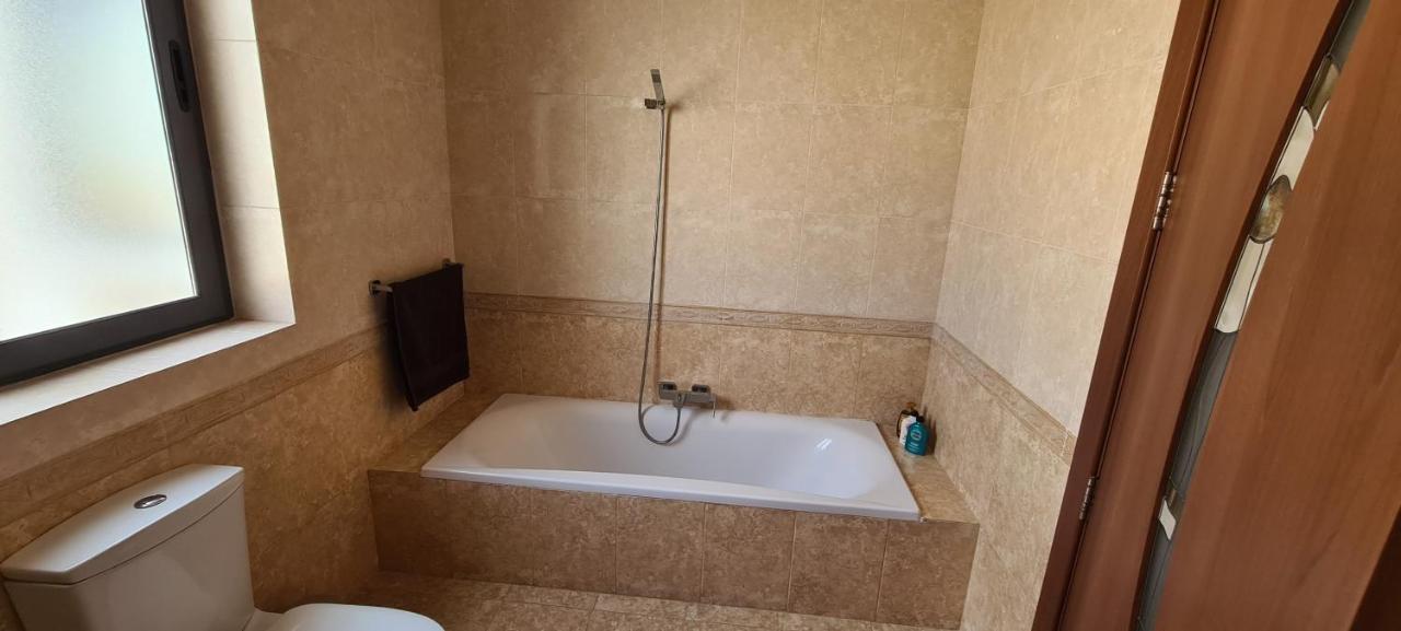 Large Apartment In Marsascala. Sleeps 6 Marsaskala Buitenkant foto